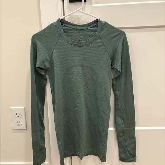 lululemon athletica Tops - Lululemon Swiftly Size 2